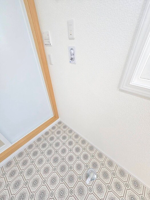 物件内観写真15　(洗濯機置場)