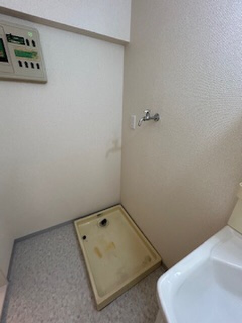 物件内観写真12　(洗濯機置場)