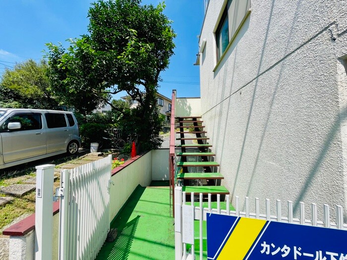 物件外観写真4　(エントランス部分)