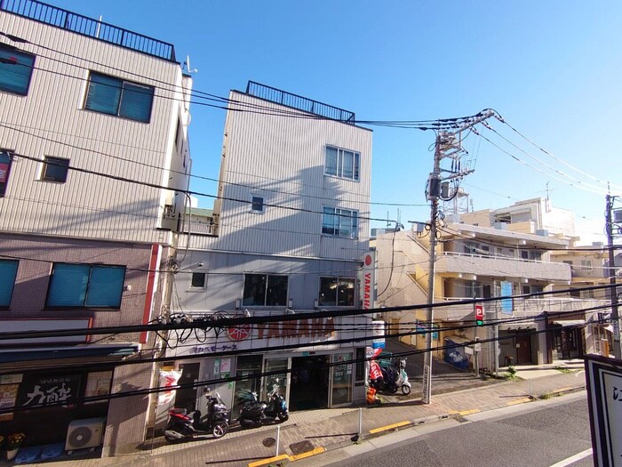 物件内観写真11　(室内からの展望)