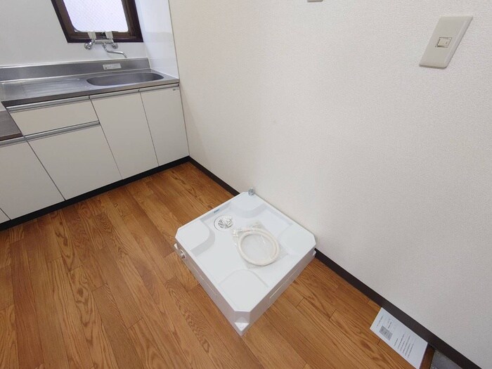 物件内観写真15　(洗濯機置場)