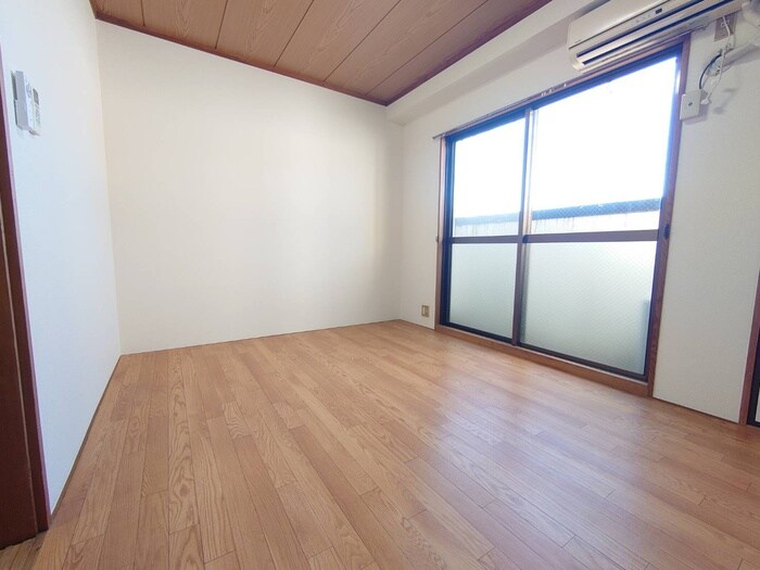 物件内観写真18　(居室)