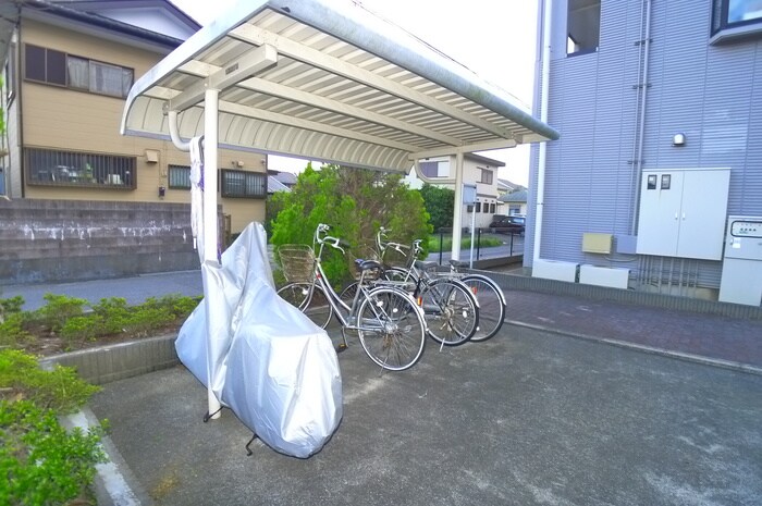 物件外観写真4　(駐輪場)