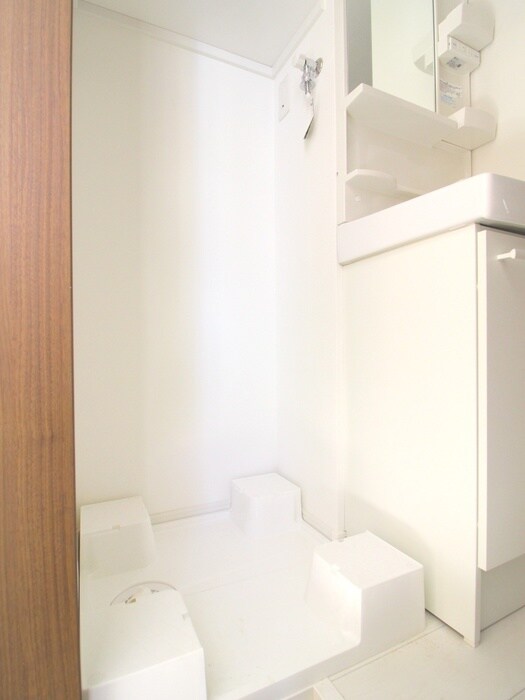 物件内観写真11　(洗濯機置場)