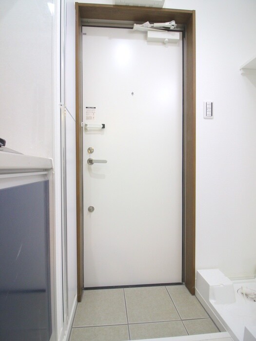 物件内観写真15　(玄関)