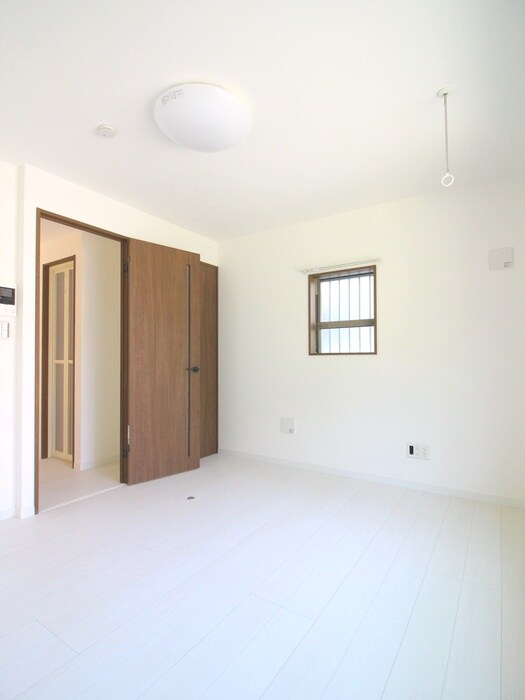 物件内観写真19　(居室)