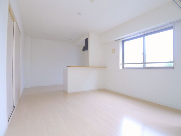 物件内観写真8　(居室)