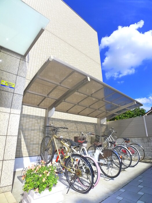 物件外観写真3　(駐輪場)