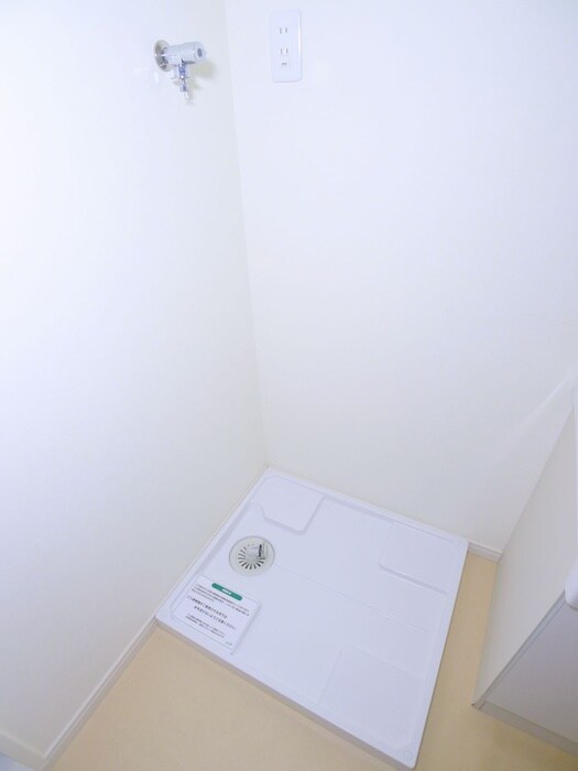 物件内観写真15　(洗濯機置場)