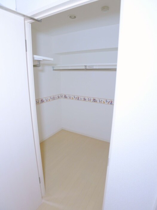 物件内観写真16　(収納)