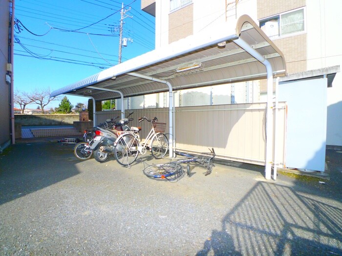 物件外観写真3　(駐輪場)
