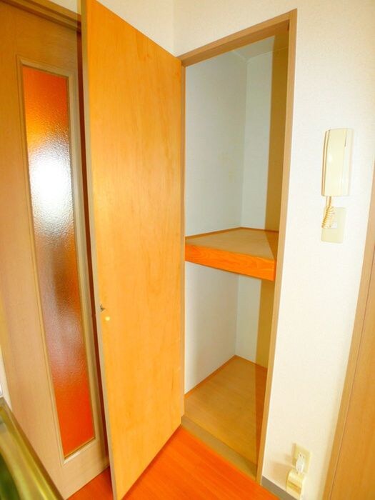 物件内観写真16　(収納)