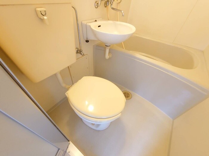 物件内観写真14　(トイレ)