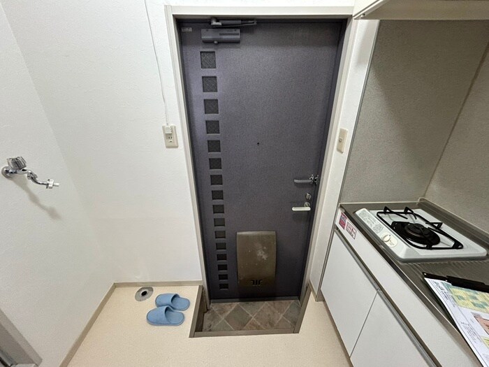 物件内観写真18　(玄関)