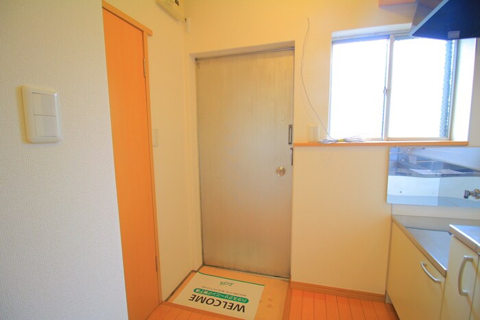 物件内観写真21　(玄関)