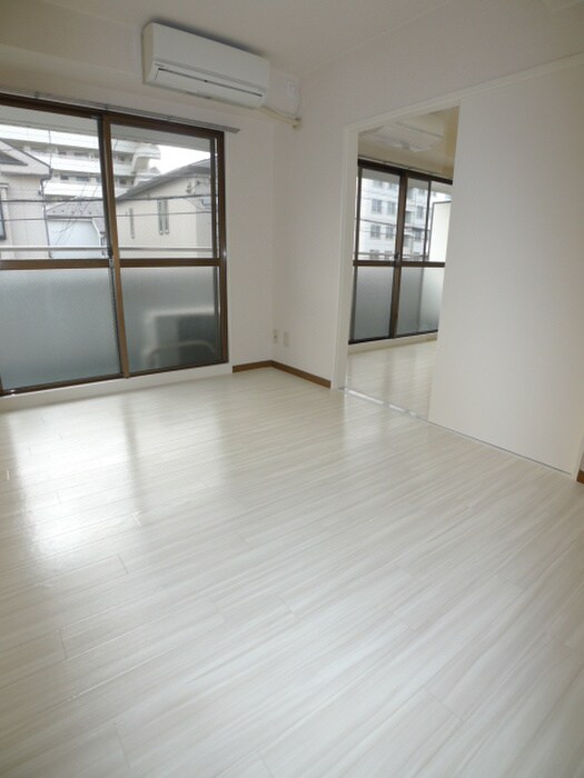 物件内観写真11　(居室)