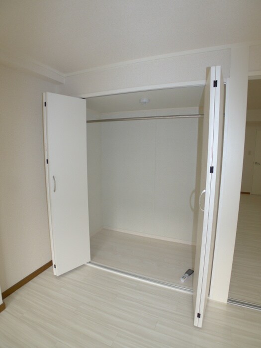 物件内観写真12　(収納)