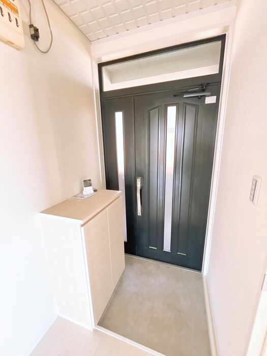 物件内観写真7　(玄関)