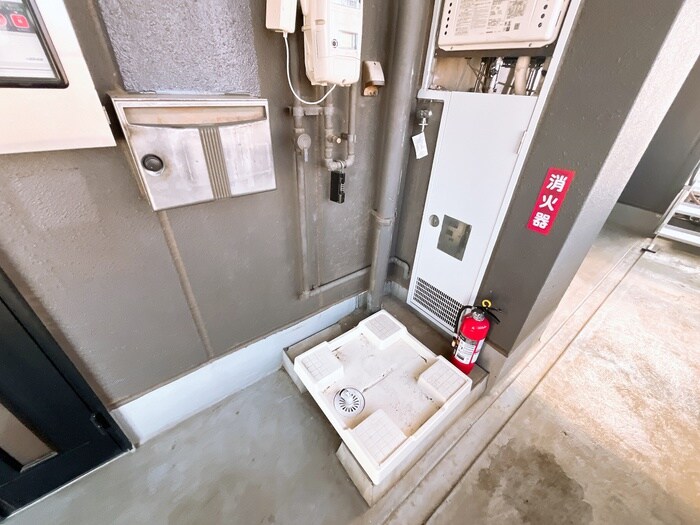 物件内観写真17　(洗濯機置場)