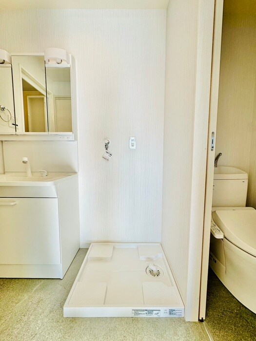 物件内観写真15　(洗濯機置場)