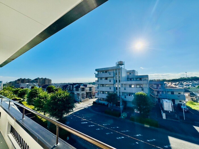 物件内観写真22　(室内からの展望)