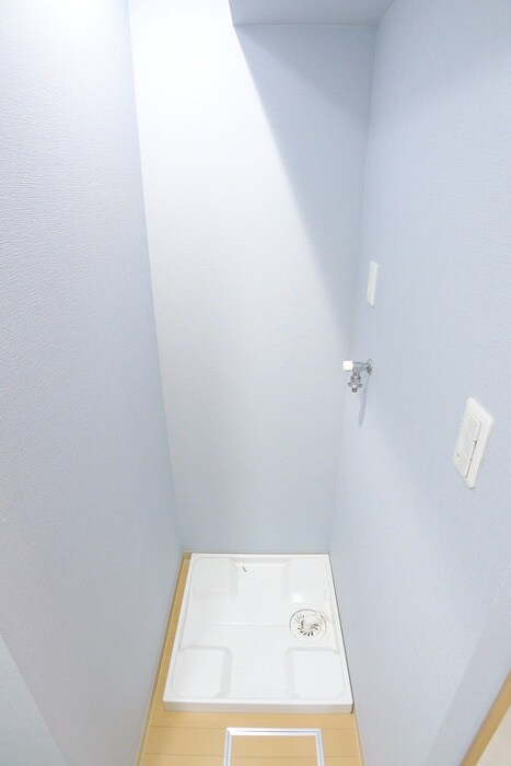 物件内観写真16　(洗濯機置場)