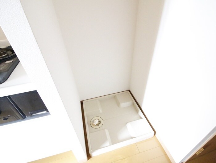 物件内観写真15　(洗濯機置場)