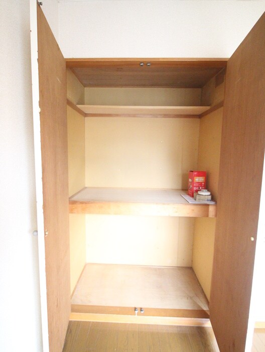 物件内観写真16　(収納)