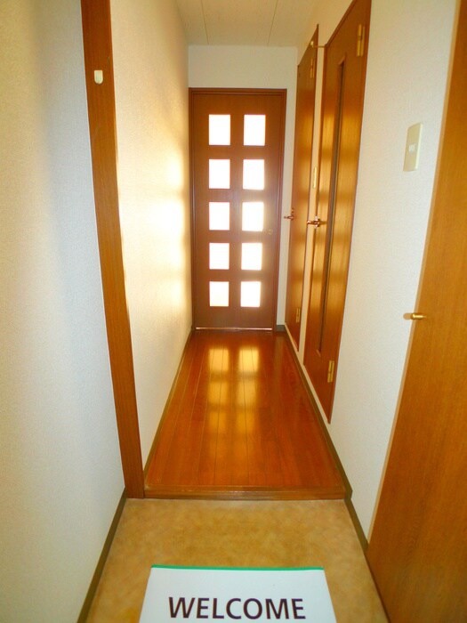 物件内観写真18　(玄関)