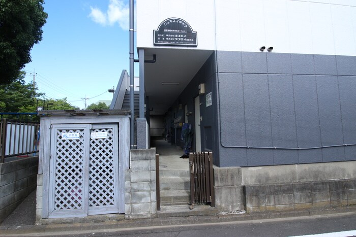 物件外観写真4　(エントランス部分)