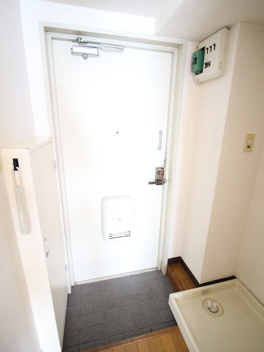 物件内観写真15　(玄関)