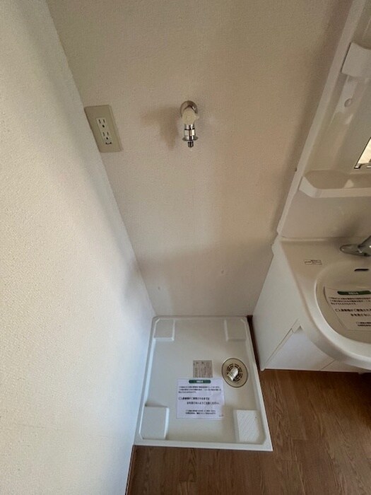 物件内観写真11　(洗濯機置場)