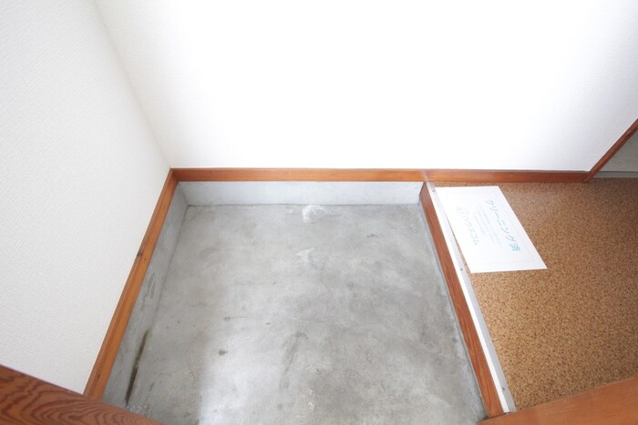 物件内観写真16　(玄関)