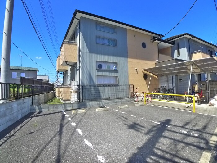 物件外観写真2　(駐車場)