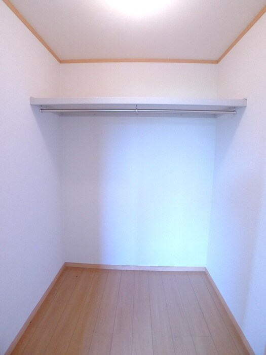 物件内観写真18　(収納)