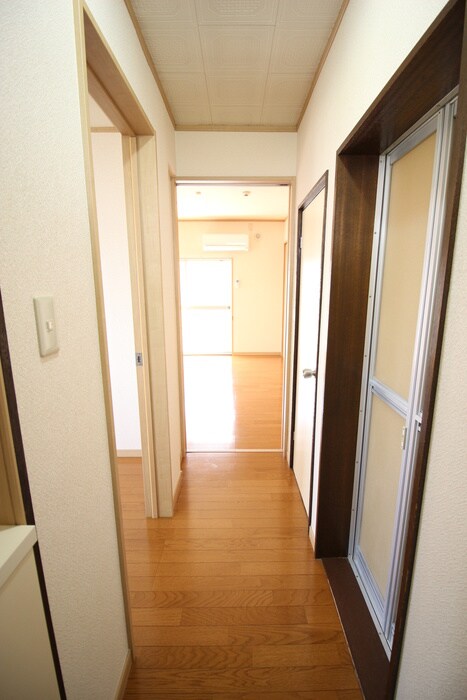 物件内観写真22　(廊下)