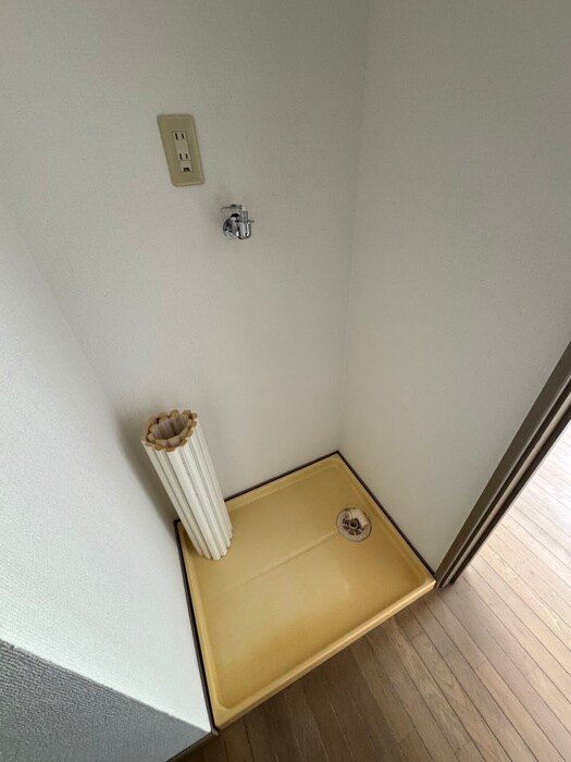 物件内観写真13　(洗濯機置場)