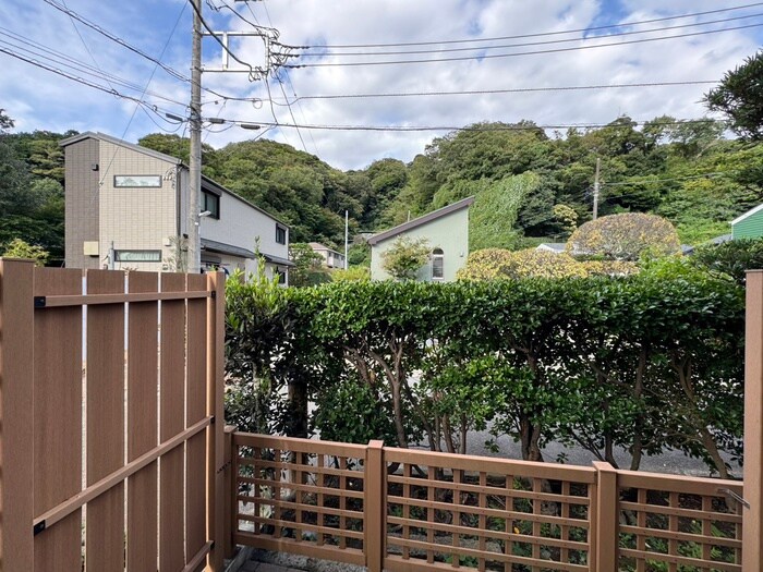 物件内観写真22　(室内からの展望)