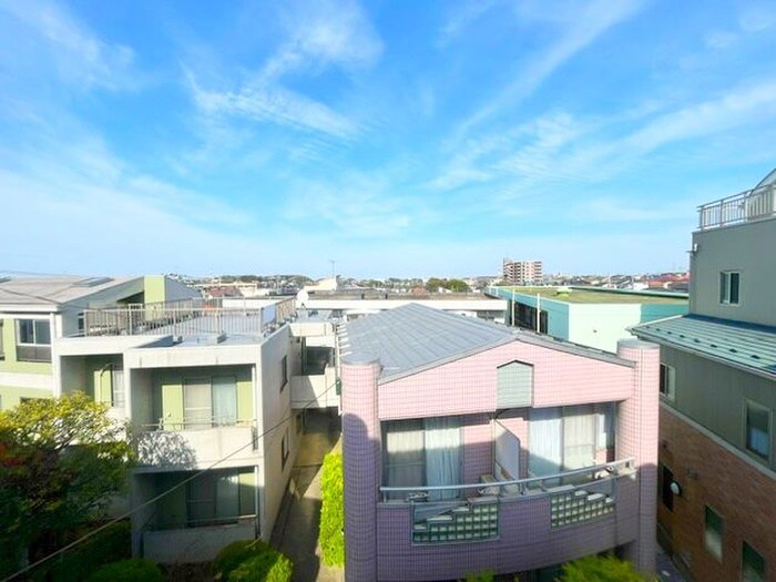 物件内観写真8　(室内からの展望)