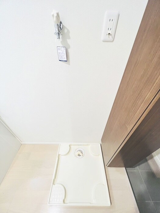 物件内観写真9　(洗濯機置場)