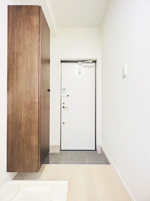 物件内観写真16　(玄関)