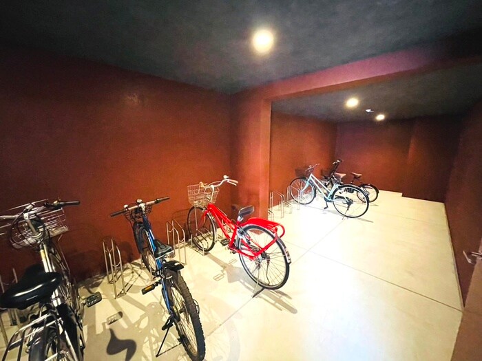 物件外観写真3　(駐輪場)