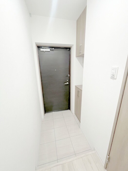 物件内観写真18　(玄関)