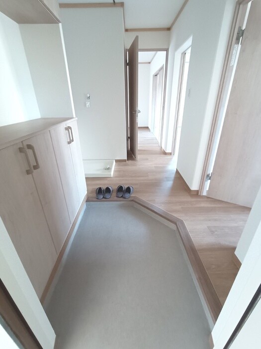 物件内観写真15　(玄関)