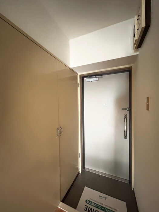 物件内観写真13　(玄関)