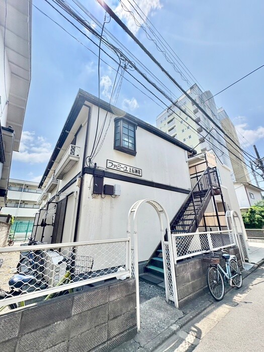 ファミーユ上石神井の物件外観写真