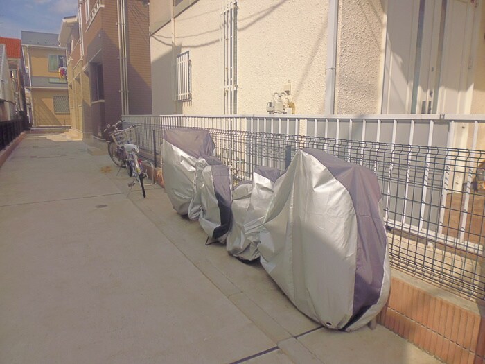 物件外観写真3　(駐輪場)