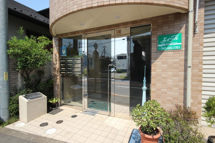 物件外観写真5　(エントランス部分)