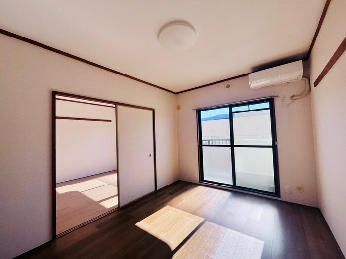 物件内観写真9　(居室)