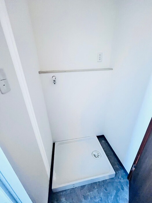 物件内観写真15　(洗濯機置場)